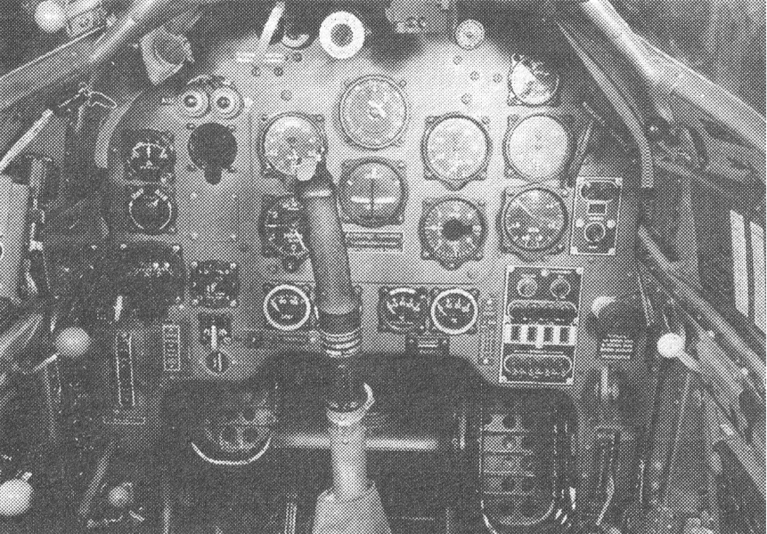 Мястото на пилота в Ju-87 с приборното табло и лоста за управление 16_tablo.jpg