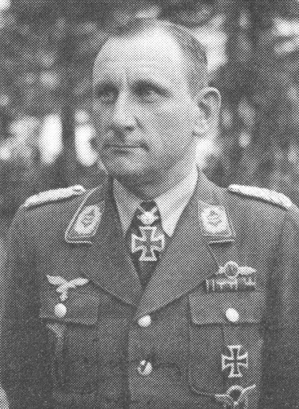 Полковник Оскар Динорт, командир на StG2 „Имелман“ от 15 септември 1939 г. до 15 октомври 1941 г. 18_oskar.jpg